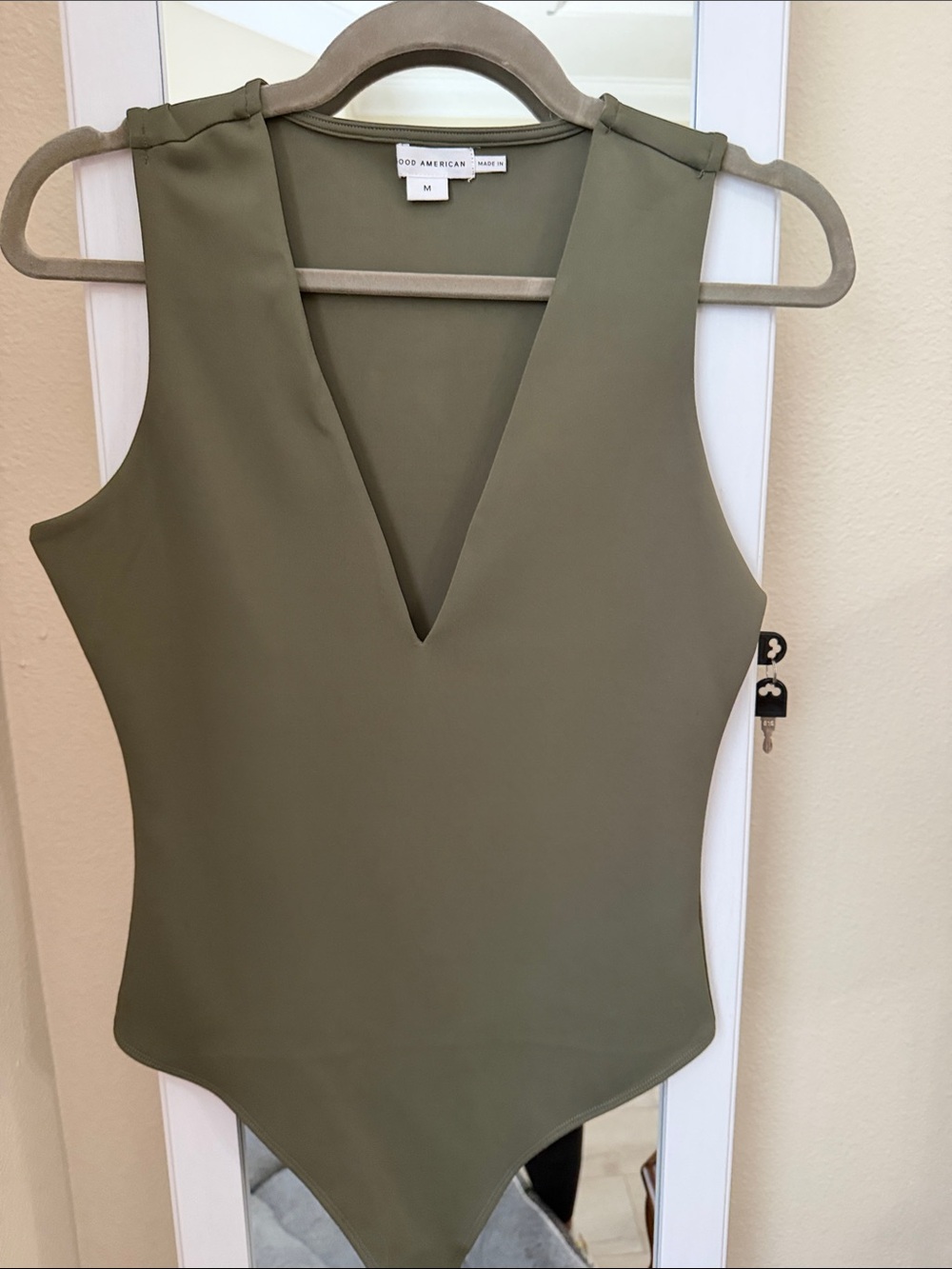 Good American Olive V-Neck Sleeveless Bodysuit (Olive) New